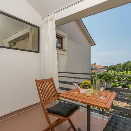 Apartment Green With Balcony Nova Vas  Bagian luar foto