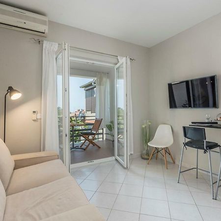 Apartment Green With Balcony Nova Vas  Bagian luar foto