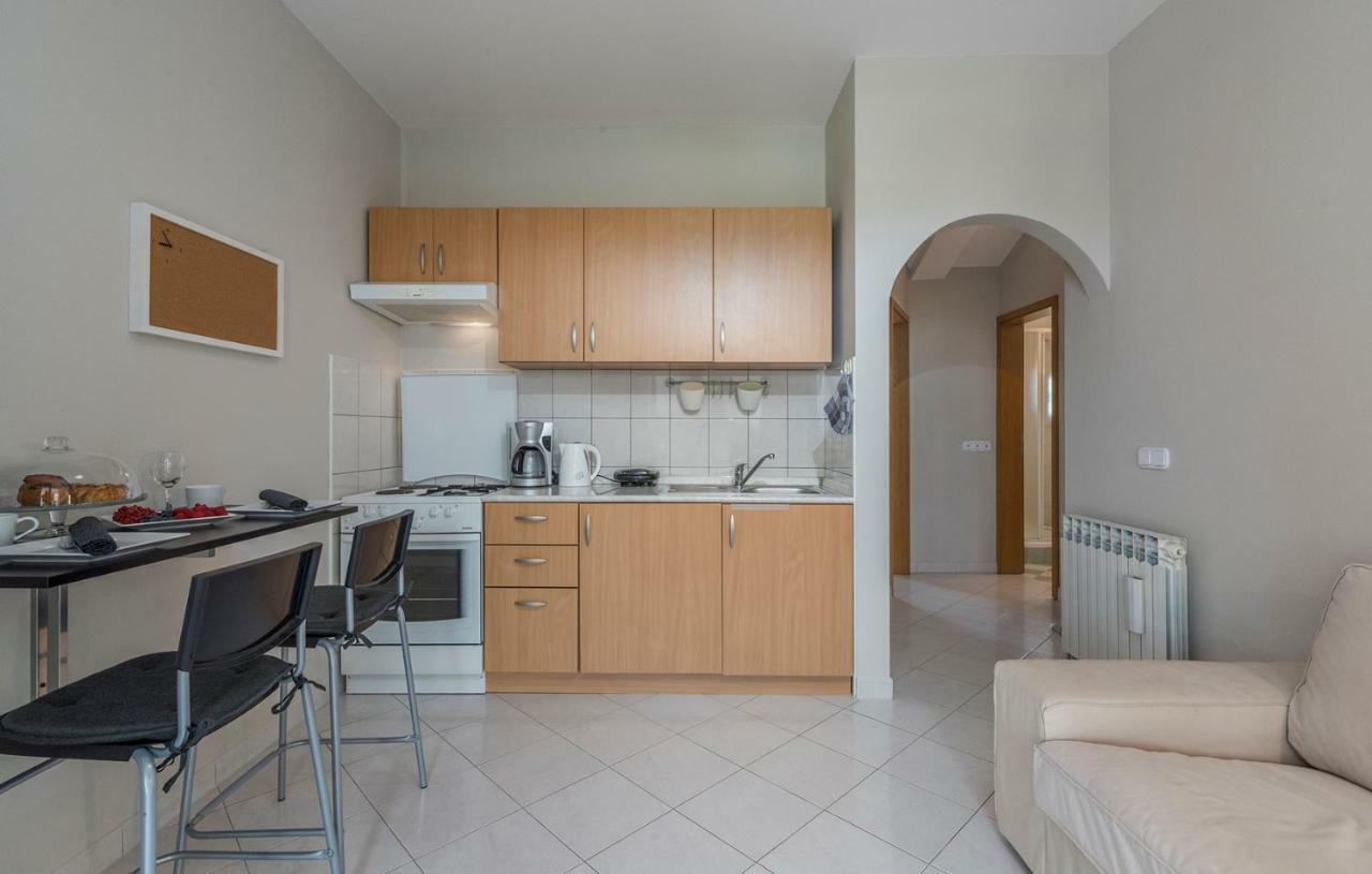 Apartment Green With Balcony Nova Vas  Bagian luar foto