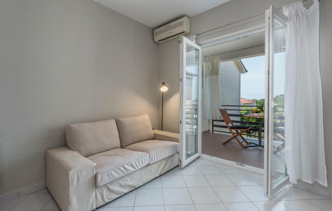 Apartment Green With Balcony Nova Vas  Bagian luar foto