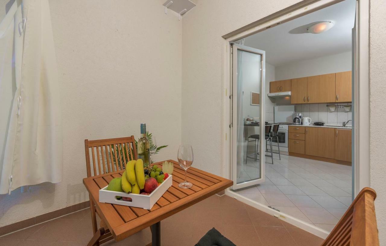 Apartment Green With Balcony Nova Vas  Bagian luar foto