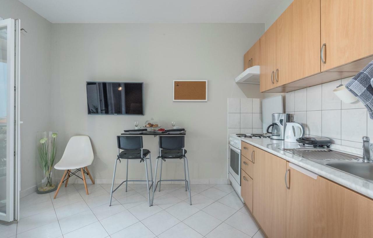 Apartment Green With Balcony Nova Vas  Bagian luar foto